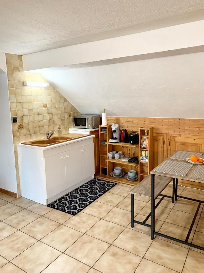Charmant Appart Sous Toits Proche Chateau Des Ducs Chambéry Exteriér fotografie